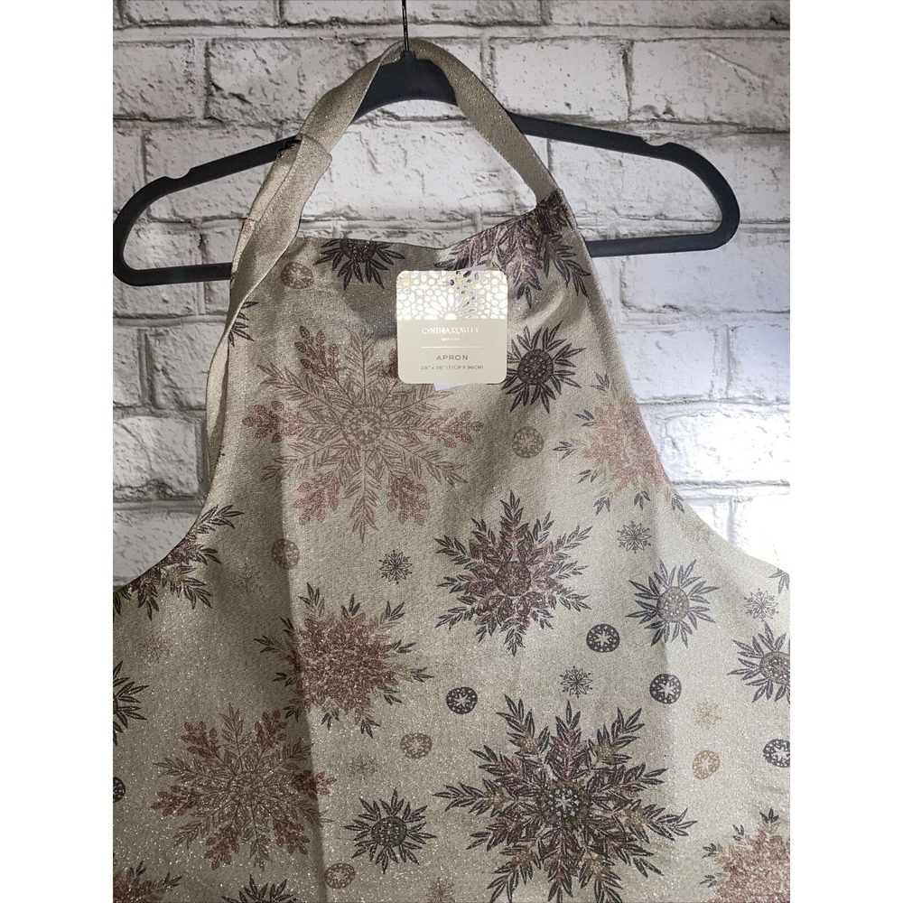 New Cynthia Crowley Christmas Holiday Gold Silver Snowflakes Cotton/Metalic